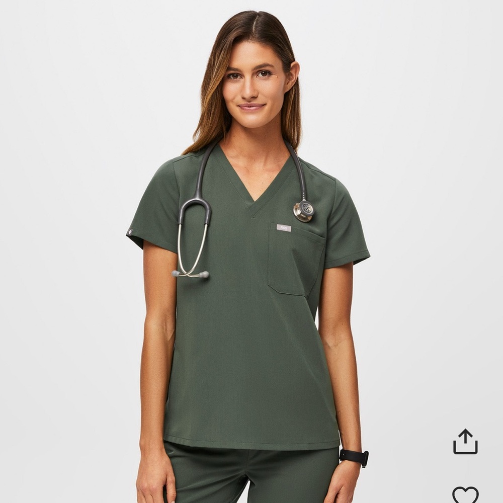 Moss Catarina One-Pocket Scrub Top- Medium